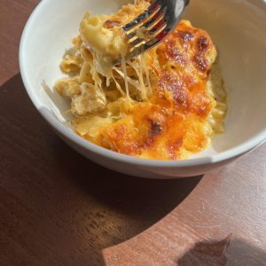 Baked Mac-n-cheese Well Seasoned - Buttered -5 Cheese Southern Staple